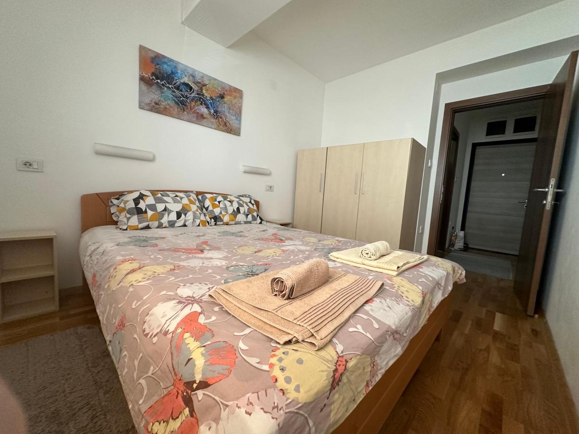 Ira'S 2 Bedroom Central Place With Private Parking Skopie Exterior foto