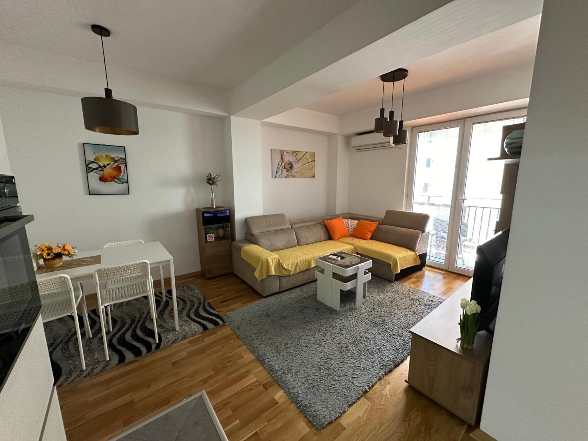 Ira'S 2 Bedroom Central Place With Private Parking Skopie Exterior foto