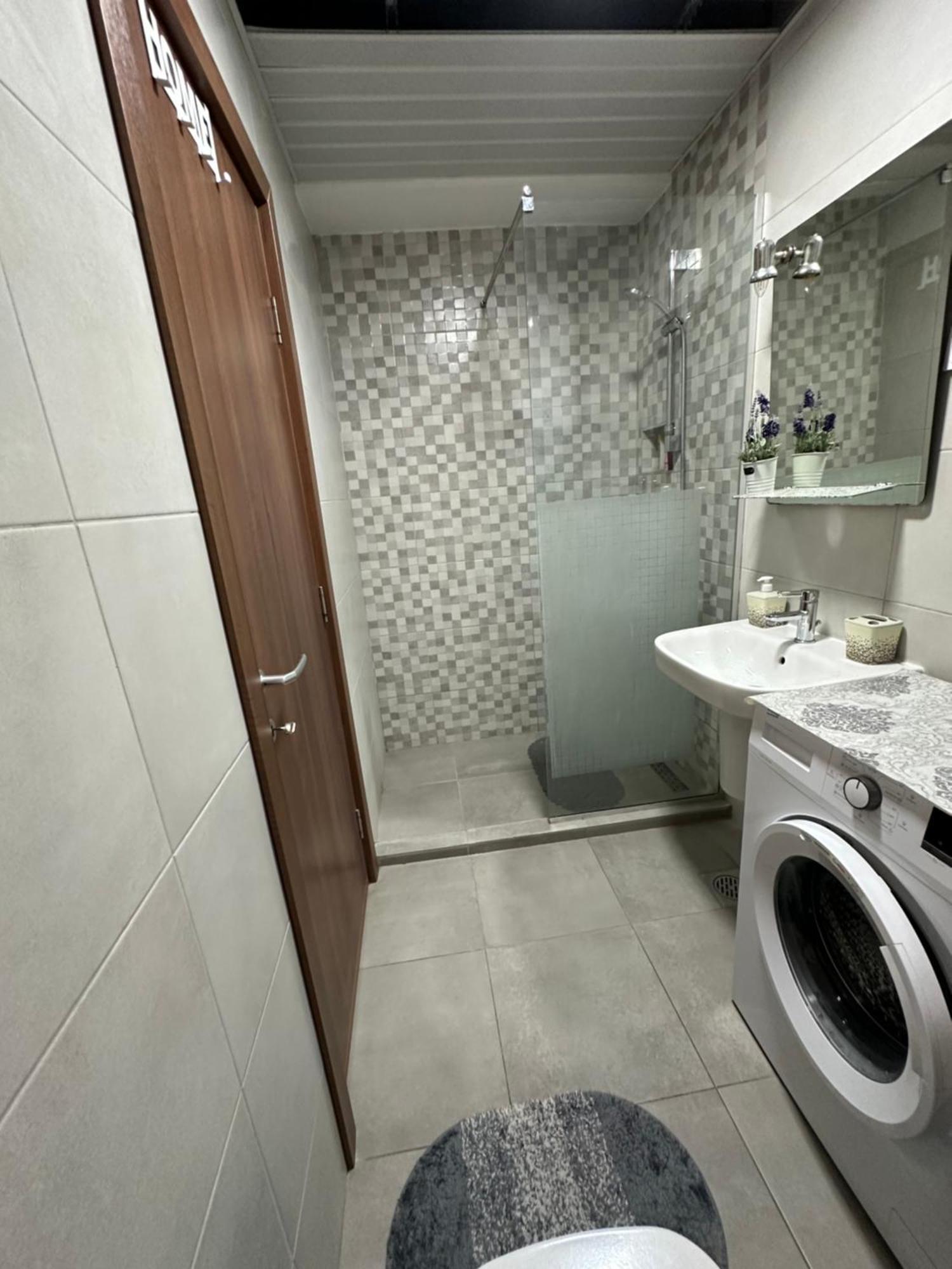 Ira'S 2 Bedroom Central Place With Private Parking Skopie Exterior foto